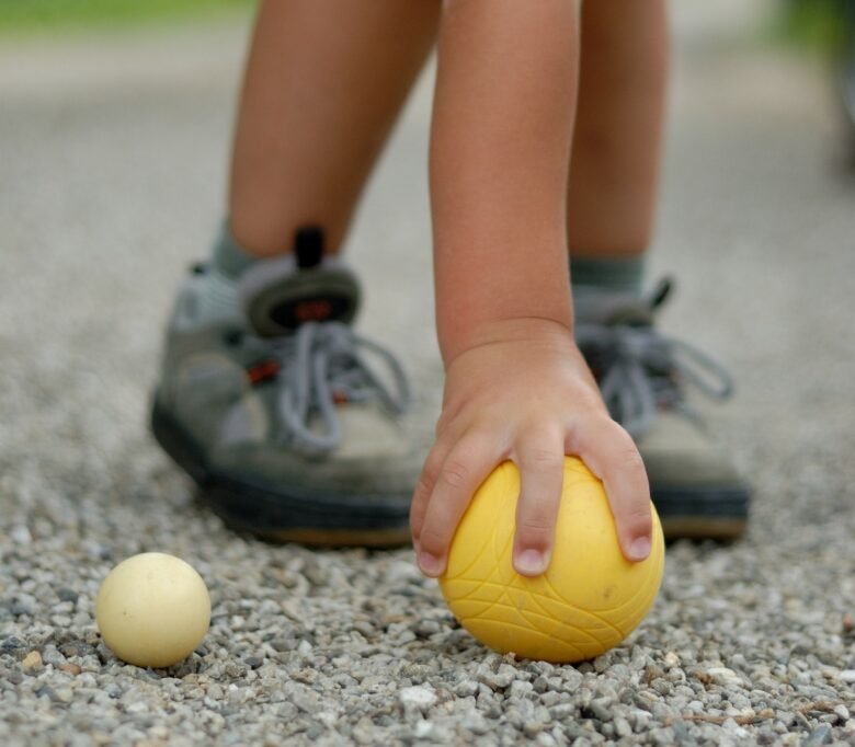Farmhouse in Tuscany with Lawn Bowling for Groups & Family – Fattoria Casalino