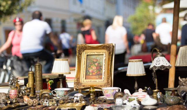 Antique Fairs and Weekly Markets